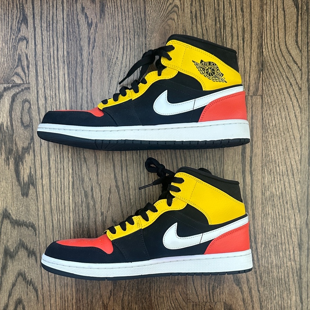 Air Jordan 1 Mid SE